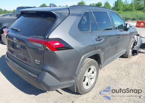 2020 Toyota Rav4 Xle z USA, uszkodzony, nr VIN 2T3P1RFV5LW110674
